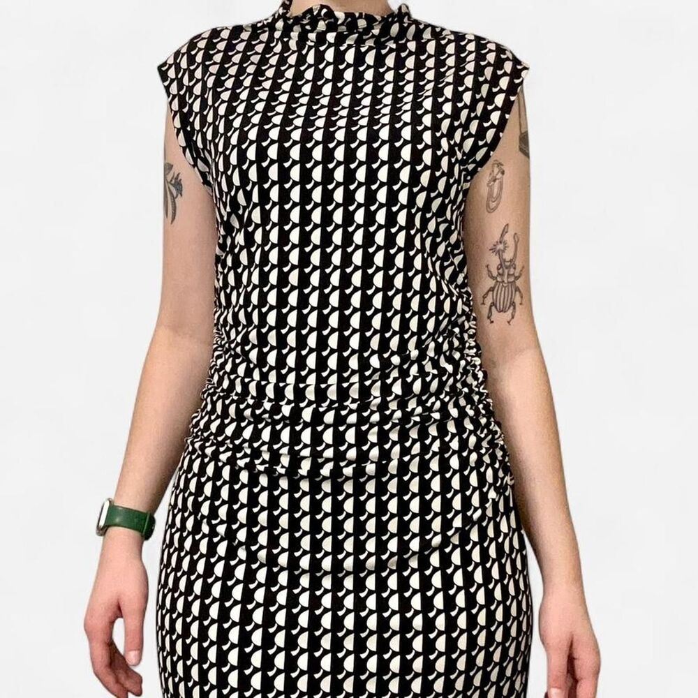 H&M Women's Black and White Funky Pattern Bodycon Midi Dress With Mock Neck